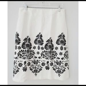 LOFT LINEN WHITE AND BLACK EMBROIDERED SKIRT SZ 8